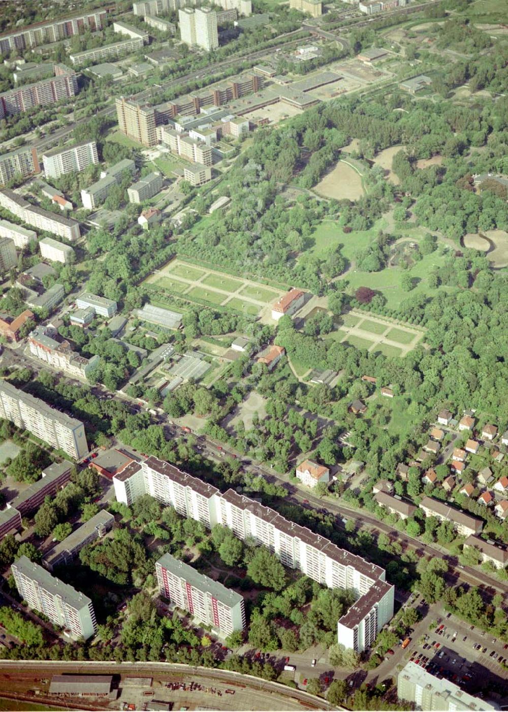 Aerial image Berlin Lichtenberg - Wohnsiedlung der PRIMA Wohnbauten Privatisierungsmanagement GmbH Wohnhaus Franz-Mett-Straße 6,8,10,