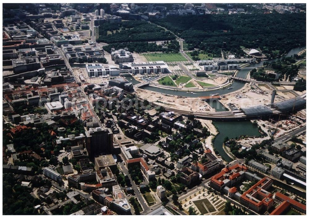 Aerial photograph Berlin Mitte / Tiergarten - 31.05.2004 Berlin Mitte, Blick auf die Gebäude der Hessische Straße 11, 10115 Berlin, im Hintergrund der Spreebogen mit dem Regierungsviertel im Tiergarten, der PRIMA Wohnbau Gesellschaft, PRIMA Wohnbauten Privatisierungs-Managemant GmbH Lichtenberg, Kurfürstendamm 32, 10719 Berlin, Tel.: 212497-0, Fax.: 2110170,