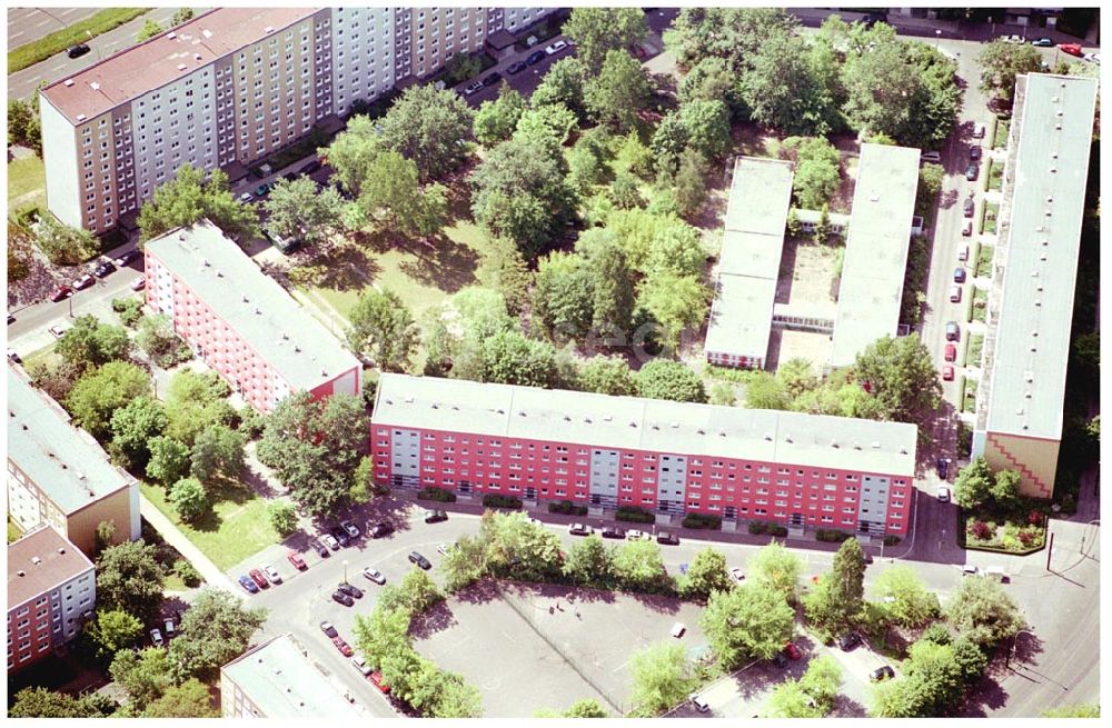 Berlin Lichtenberg from the bird's eye view: 31.05.2004 Berlin Lichtenberg, Blick auf die Gebäude der Herbert-Tschäpe-Straße 6-28, 10369 Berlin, der PRIMA Wohnbau Gesellschaft, PRIMA Wohnbauten Privatisierungs-Managemant GmbH Lichtenberg, Kurfürstendamm 32, 10719 Berlin, Tel.: 212497-0, Fax.: 2110170,