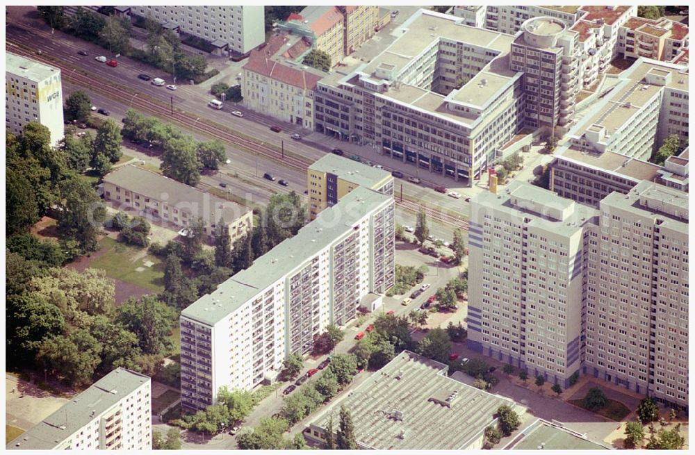 Berlin Lichtenberg from the bird's eye view: 31.05.2004 Berlin Lichtenberg, Blick auf die Gebäude der Möllendorfstraße 69-73, 10367 Berlin, der PRIMA Wohnbau Gesellschaft, PRIMA Wohnbauten Privatisierungs-Managemant GmbH Lichtenberg, Kurfürstendamm 32, 10719 Berlin, Tel.: 212497-0, Fax.: 2110170,