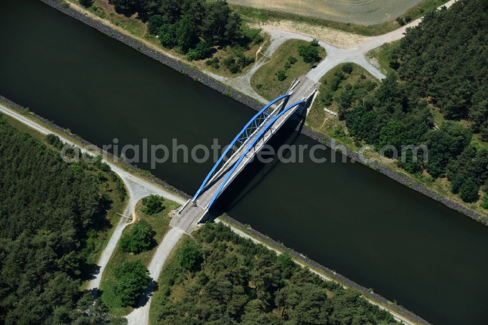 Burg from the bird's eye view: River - bridge construction ueber den Elbe-Havel-Kanal in Burg in the state Saxony-Anhalt