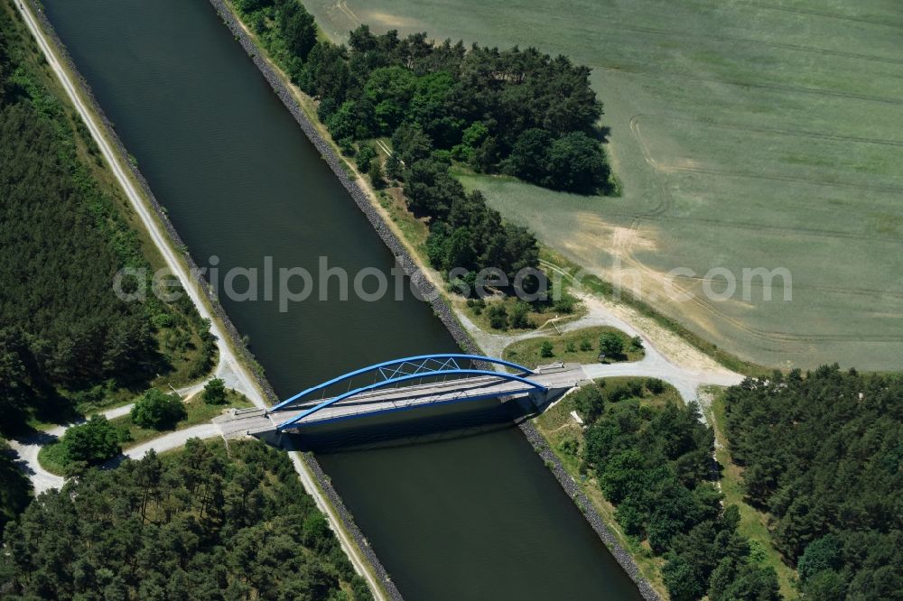 Aerial photograph Burg - River - bridge construction ueber den Elbe-Havel-Kanal in Burg in the state Saxony-Anhalt