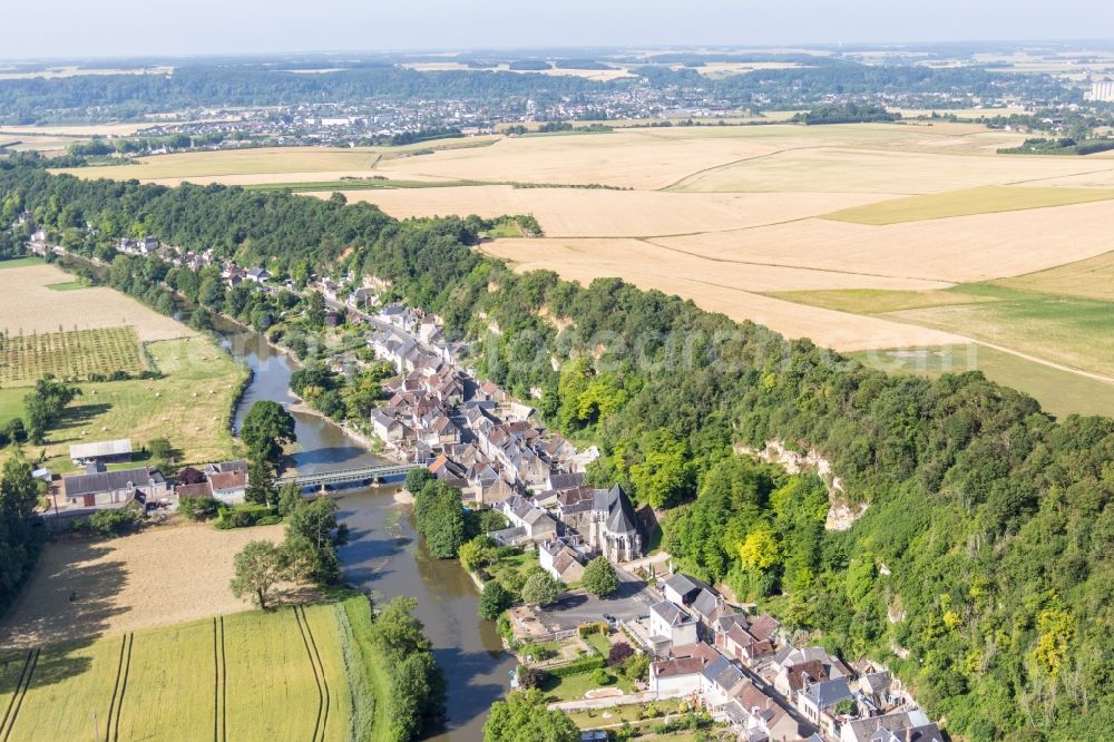 Aerial image Les Roches-l'Évêque - River - bridge construction ueber den Loir in Les Roches-l'Eveque in Centre-Val de Loire, France