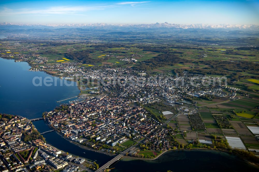 Aerial photograph Konstanz - River - bridge construction over the River Rhine on the lake of constance in the district Petershausen-Ost in the district Altstadt in Konstanz in the state Baden-Wuerttemberg, Germany