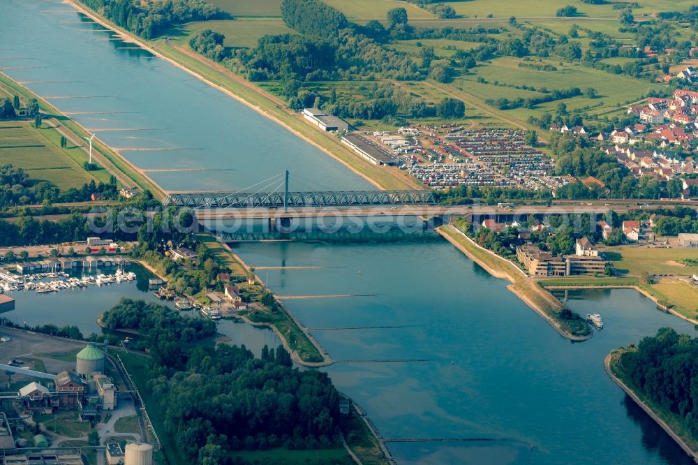 Karlsruhe from the bird's eye view: River - bridge construction across the Rhine in the district Maxau in Karlsruhe in the state Baden-Wurttemberg, Germany