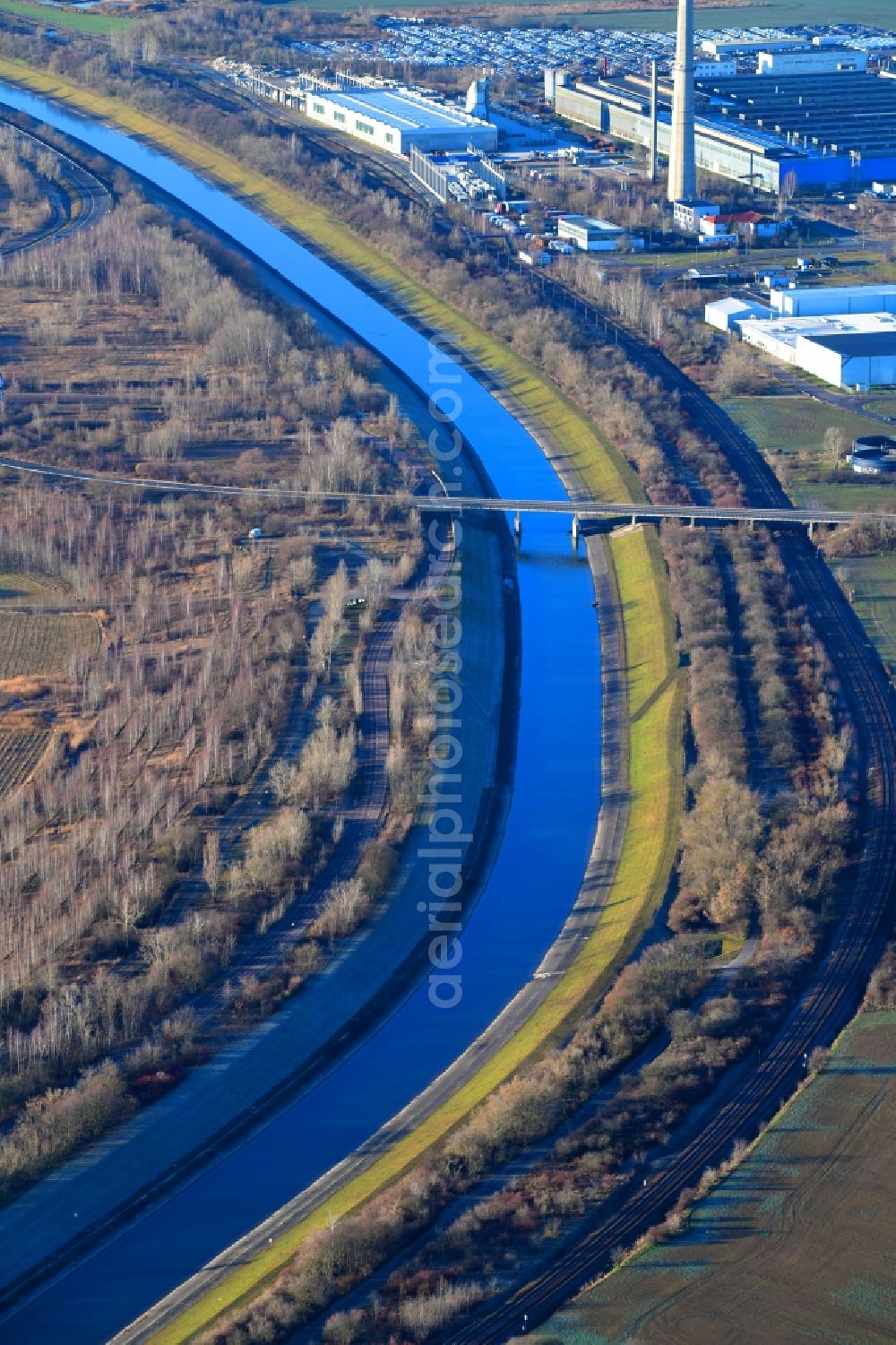 Aerial photograph Leipzig - River - bridge construction of B186 about the Weisse Elster in Leipzig in the state Saxony, Germany