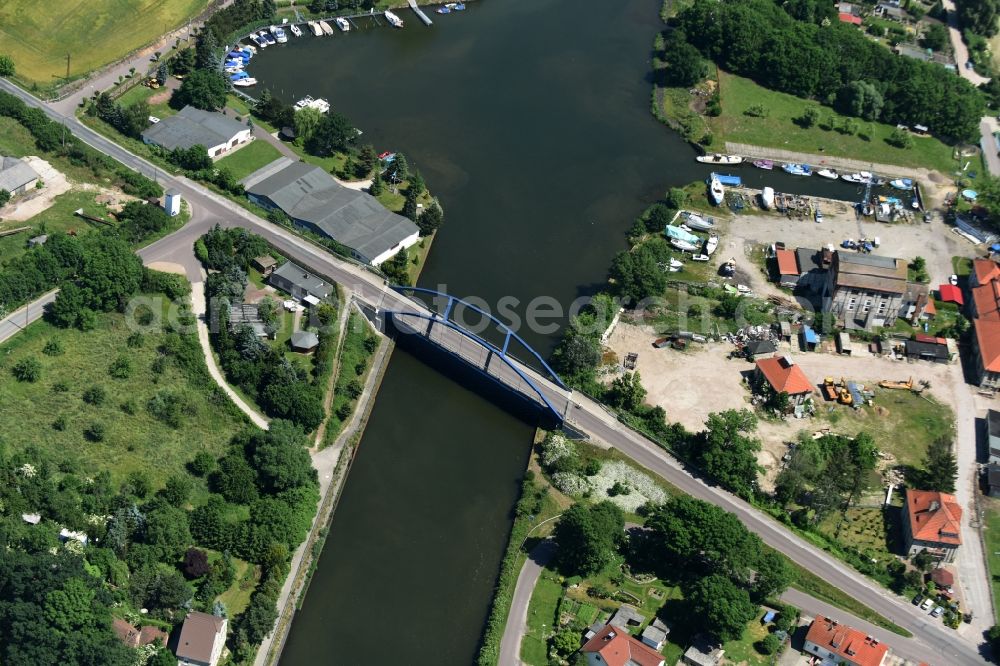 Burg from the bird's eye view: River - bridge construction Blumenthaler Strassenbruecke over the Elbe-Havel-Channel in Burg in the state Saxony-Anhalt