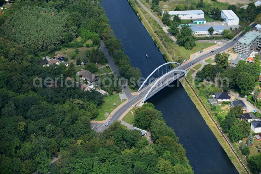 Aerial photograph Potsdam - River - bridge construction Bruecke of Friedens over the chanel of Jungfernsee in the district Neu Fahrland in Potsdam in the state Brandenburg, Germany