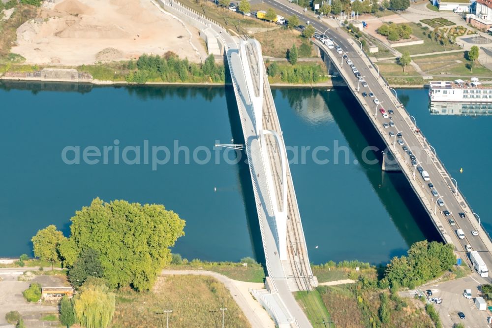 Kehl from the bird's eye view: River - bridge construction Europa Bruecke in Kehl in the state Baden-Wurttemberg, Germany