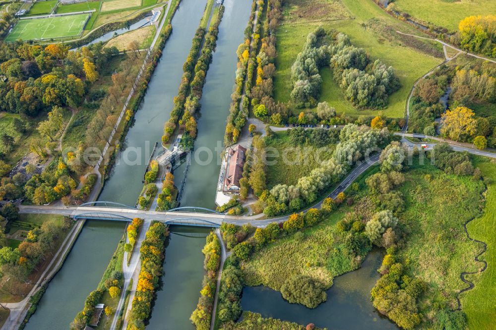 Hamm from the bird's eye view: River - bridge construction on Faehrstrasse along the Datteln-Hamm-Kanal and the Lippe in the district Heessen in Hamm in the state North Rhine-Westphalia, Germany