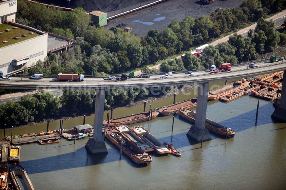 Aerial photograph Hamburg - River - bridge construction Koehlbrandbruecke over the port Rugenberger Hafen in the district Steinwerder in Hamburg, Germany