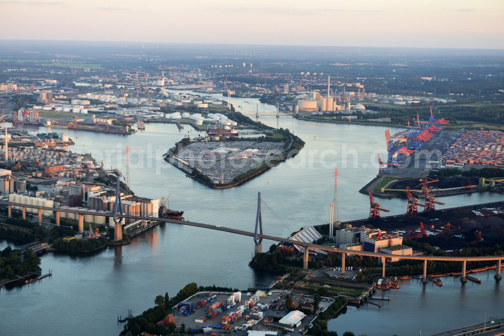 Aerial photograph Hamburg - River - bridge construction Koehlbrandbruecke on Koehlbrandbrueckenlauf over the port Rugenberger Hafen in the district Steinwerder in Hamburg, Germany