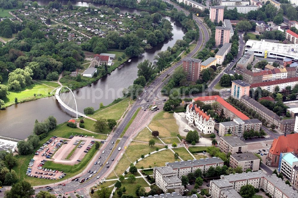 Dessau from the bird's eye view: City view River - bridge construction Neue Muldebruecke in Dessau-Rosslau in the state Saxony-Anhalt, Germany