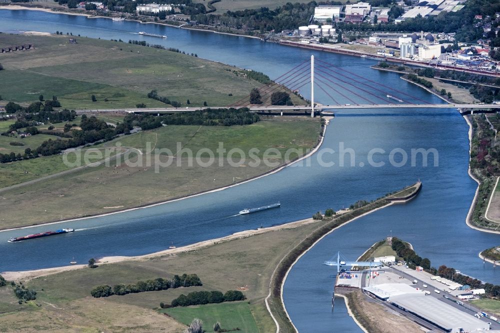 Aerial photograph Wesel - River - bridge construction Niederrheinbruecke over the rhine river in the district Buederich in Wesel in the state North Rhine-Westphalia, Germany