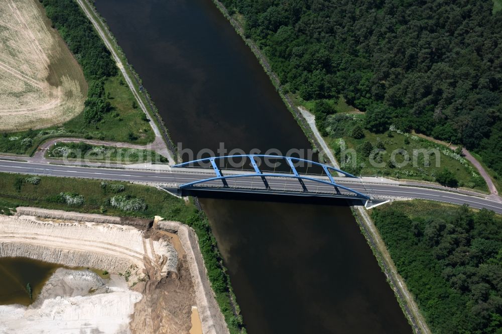 Burg from the bird's eye view: River - bridge construction Parchauer Strassenbruecke over the Elbe-Havel-Channel in Burg in the state Saxony-Anhalt