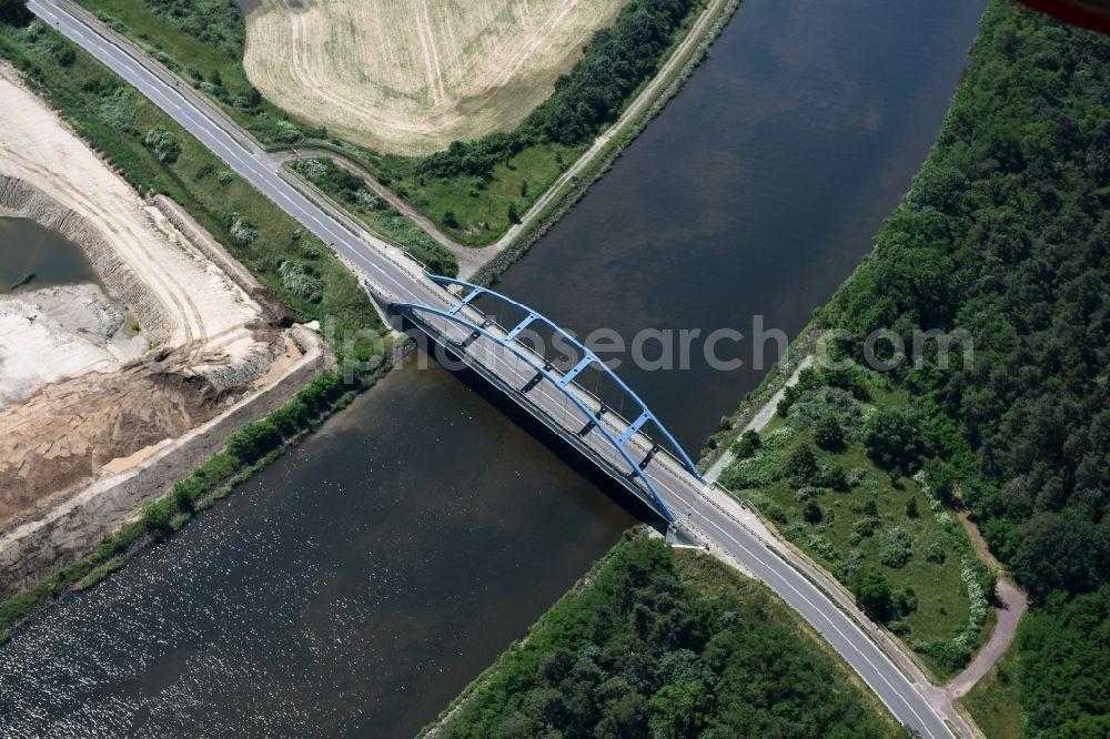 Aerial photograph Burg - River - bridge construction Parchauer Strassenbruecke over the Elbe-Havel-Channel in Burg in the state Saxony-Anhalt