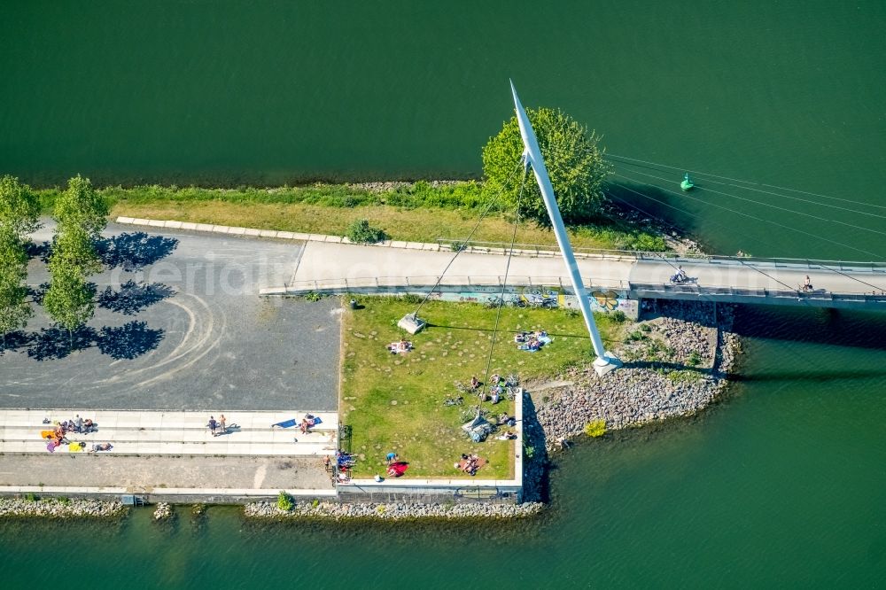 Aerial photograph Gelsenkirchen - River - bridge construction on Rhein-Herne-Kanal in Gelsenkirchen in the state North Rhine-Westphalia, Germany