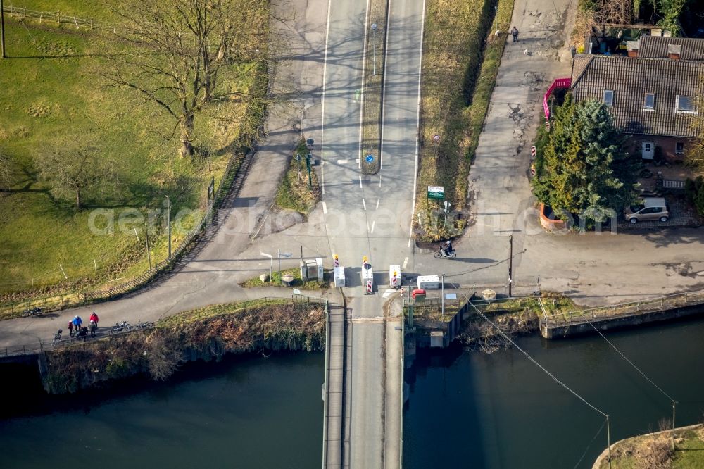 Aerial image Hattingen - River - bridge construction about the Ruhr in Hattingen in the state North Rhine-Westphalia, Germany