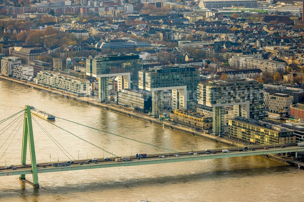 Aerial image Köln - River - bridge construction Severinsbruecke ueber den Rhein in Cologne in the state North Rhine-Westphalia, Germany