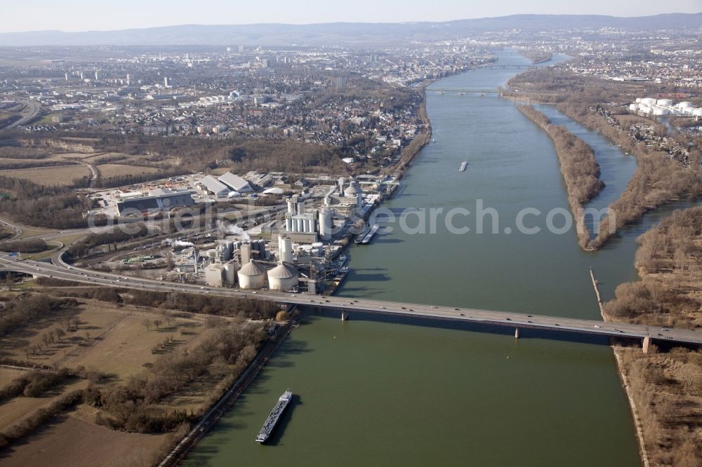 Aerial image Mainz - River - bridge construction Weisenauer Bruecke in Mainz in the state Rhineland-Palatinate, Germany. The bridge leads over the river Rhine. Over them runs the A60 motorway