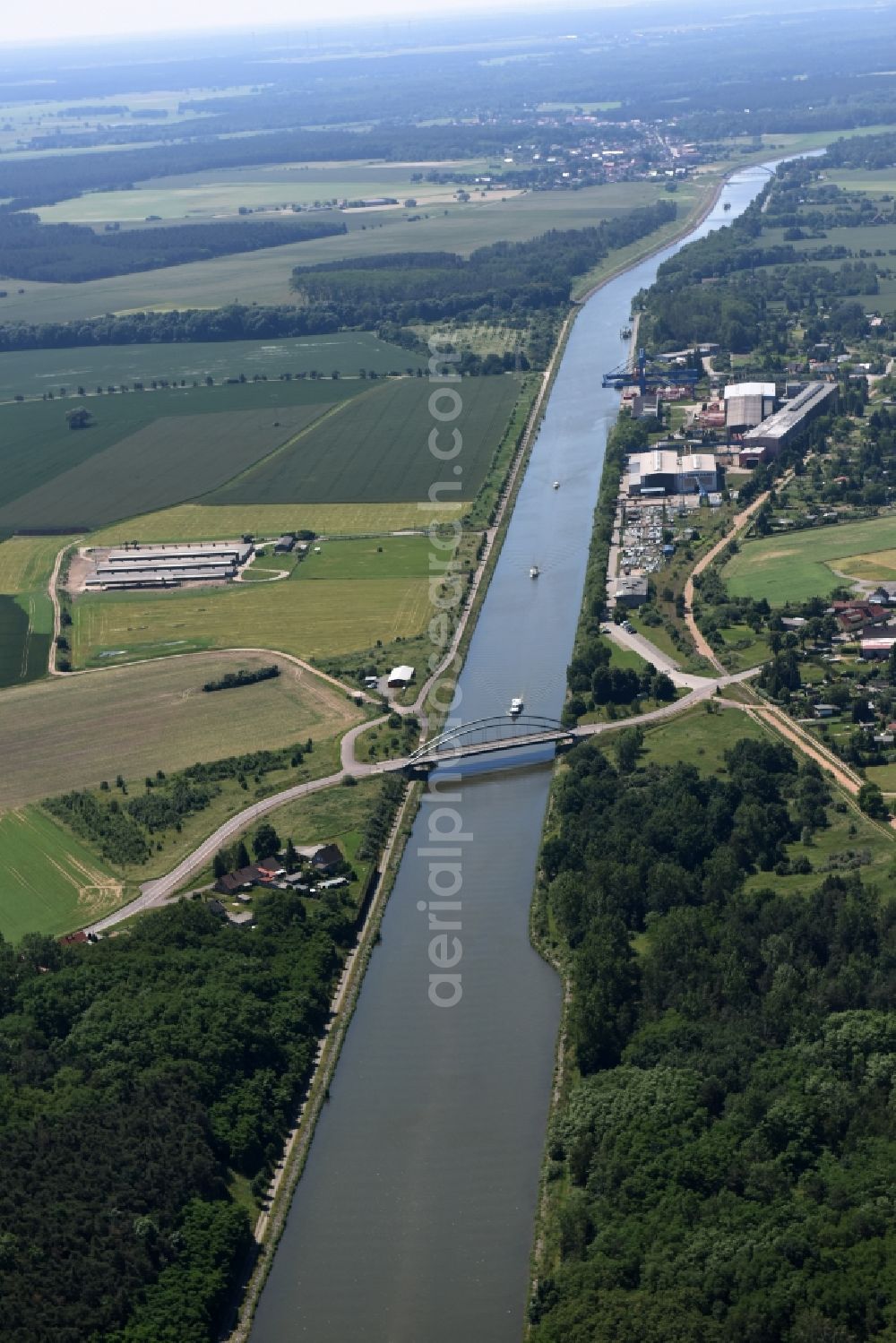 Elbe-Parey from the bird's eye view: River - bridge construction Werder Strassenbruecke in Elbe-Parey in the state Saxony-Anhalt