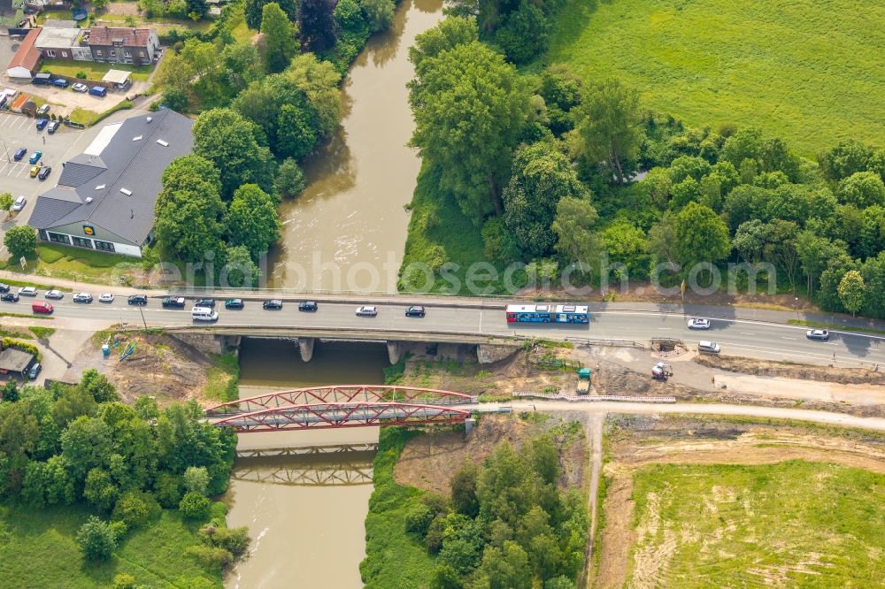 Bergkamen from the bird's eye view: River - bridge construction on Werner Strasse about the Lippe in Bergkamen in the state North Rhine-Westphalia, Germany