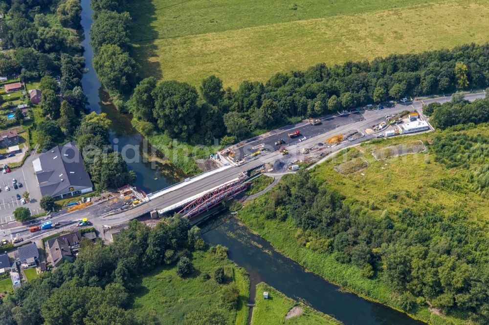 Aerial image Bergkamen - River - bridge construction on Werner Strasse about the Lippe in Bergkamen in the state North Rhine-Westphalia, Germany