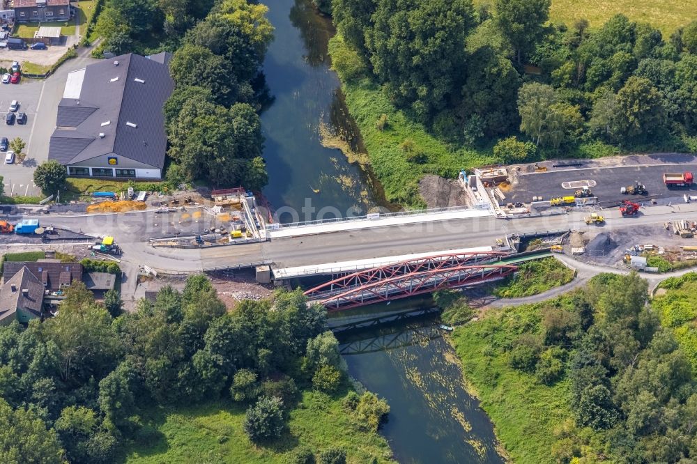 Aerial photograph Bergkamen - River - bridge construction on Werner Strasse about the Lippe in Bergkamen in the state North Rhine-Westphalia, Germany