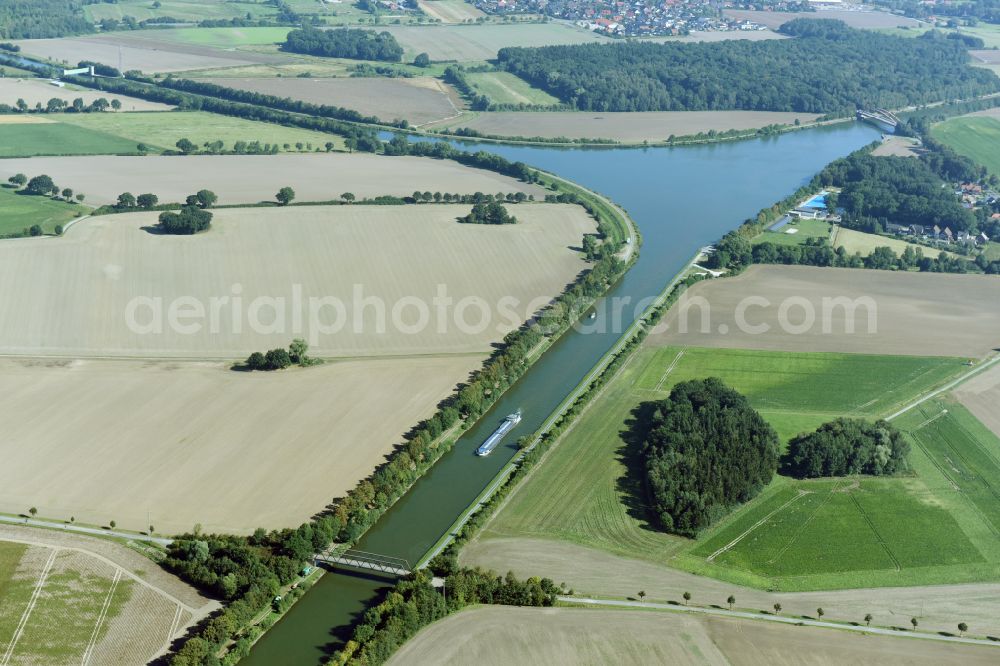 Edesbüttel from above - River Delta and estuary Elbe-Seitenkanal - Mittellandkanal in Edesbuettel in the state Lower Saxony, Germany