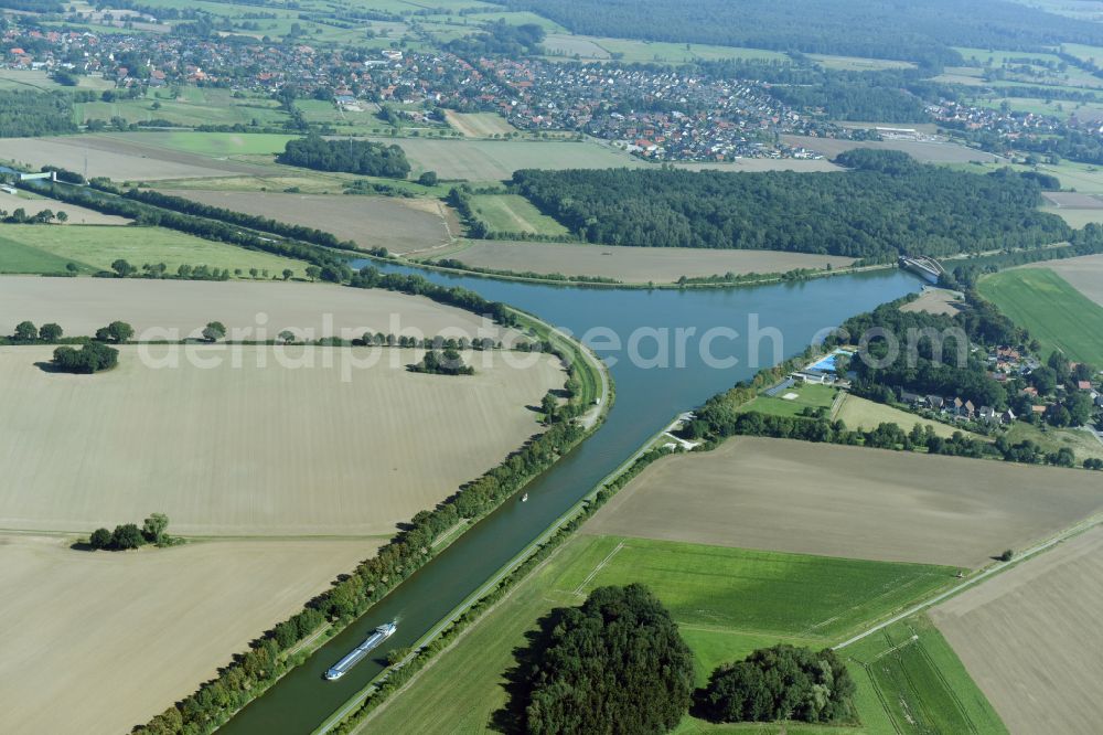 Edesbüttel from the bird's eye view: River Delta and estuary Elbe-Seitenkanal - Mittellandkanal in Edesbuettel in the state Lower Saxony, Germany