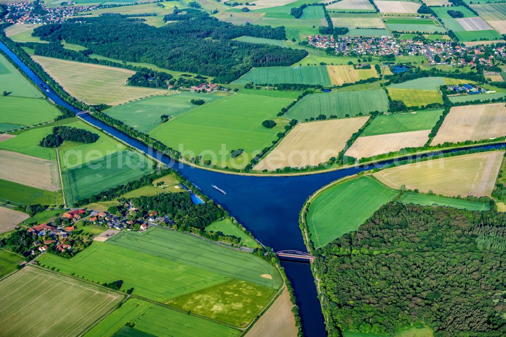Aerial image Edesbüttel - River Delta and estuary Elbe-Seitenkanal - Mittellandkanal in Edesbuettel in the state Lower Saxony, Germany
