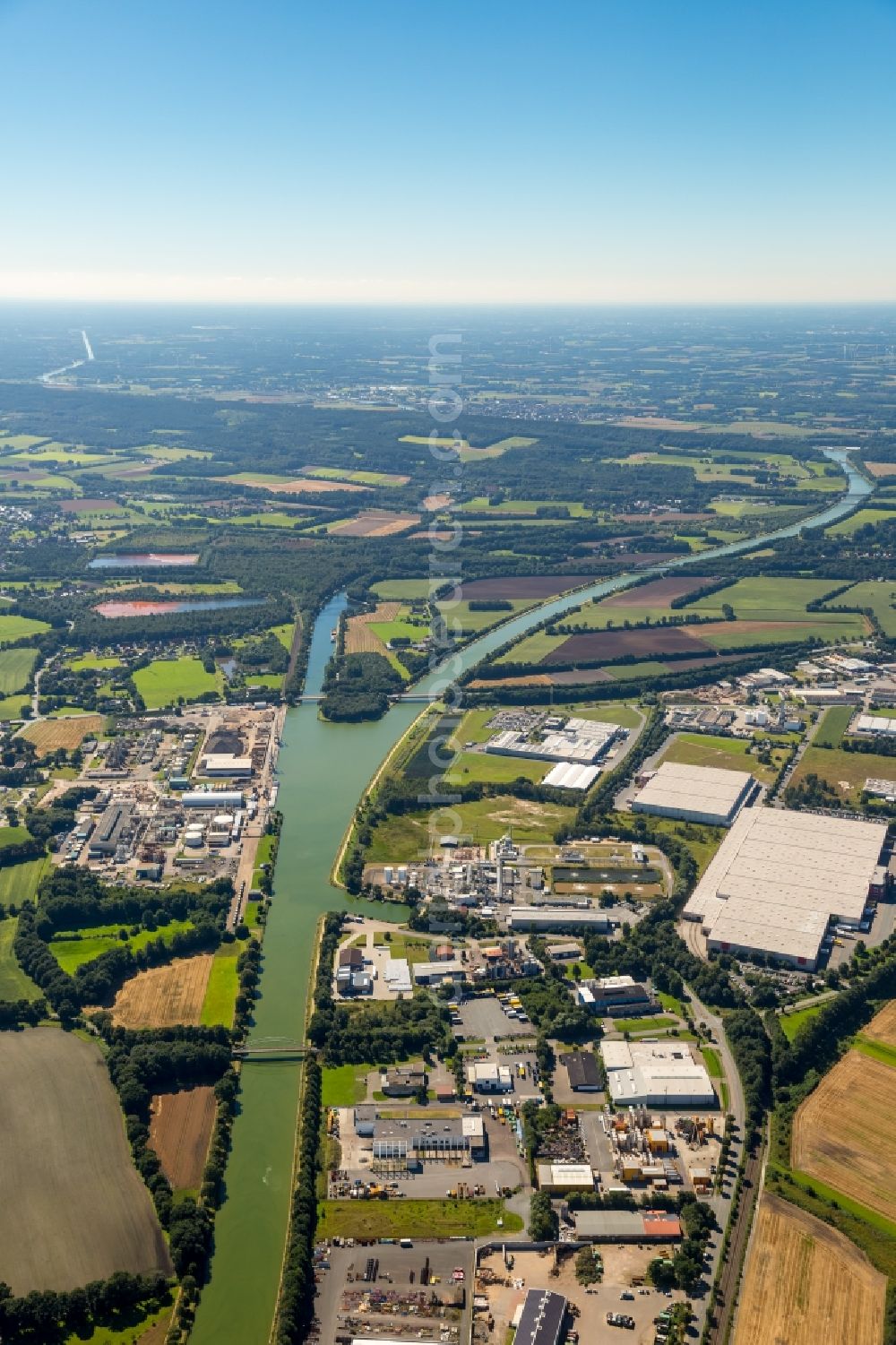 Aerial photograph Hörstel - River Delta and estuary Mittellandkanal - Dortmund-Ems-Kanal in the district Bevergern in Hoerstel in the state North Rhine-Westphalia, Germany