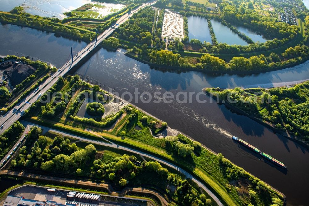 Hamburg from the bird's eye view: River Delta and estuary of Norofelbe and Dove-Elbe at the highway bridge A1 Moorfleet in the district Rothenburgsort in Hamburg, Germany
