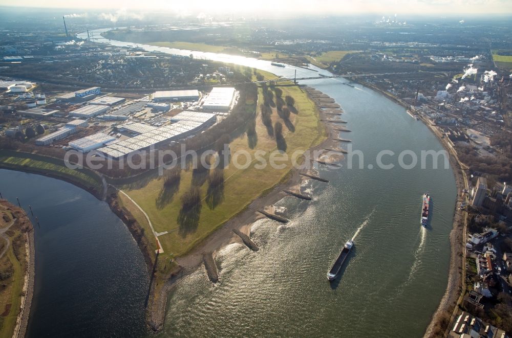 Aerial image Duisburg - River Delta and estuary der Ruhr in the Rhein in Duisburg in the state North Rhine-Westphalia