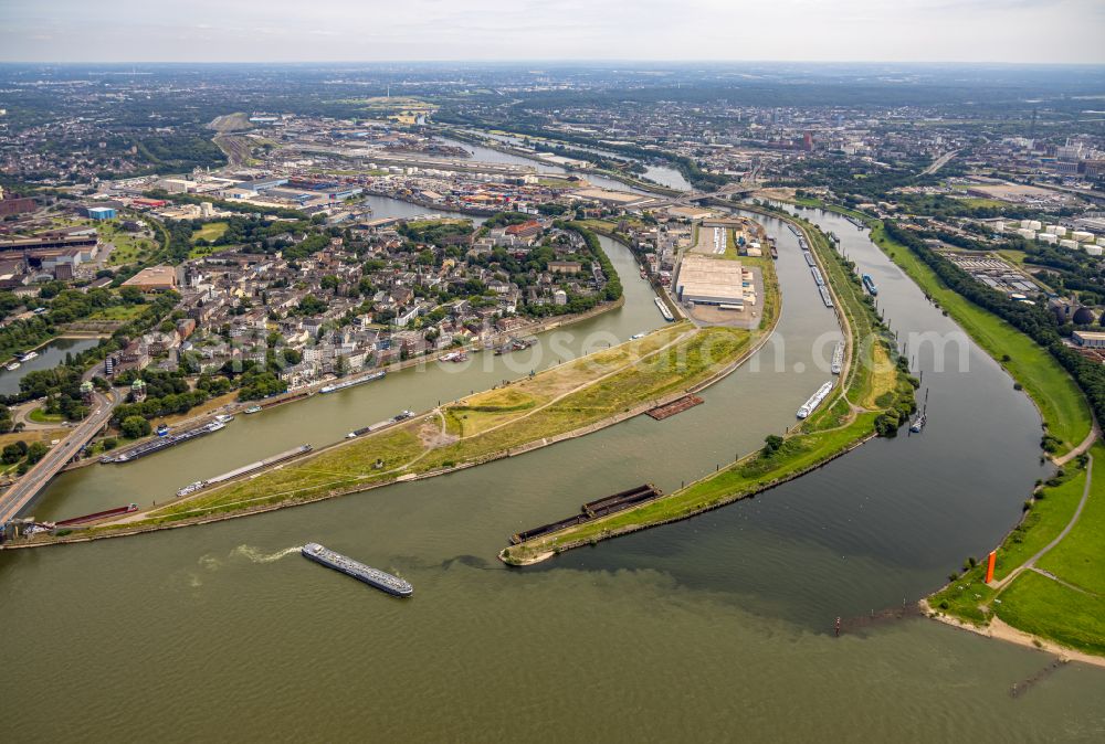 Duisburg from above - River Delta and estuary der Ruhr in the Rhein in Duisburg at Ruhrgebiet in the state North Rhine-Westphalia