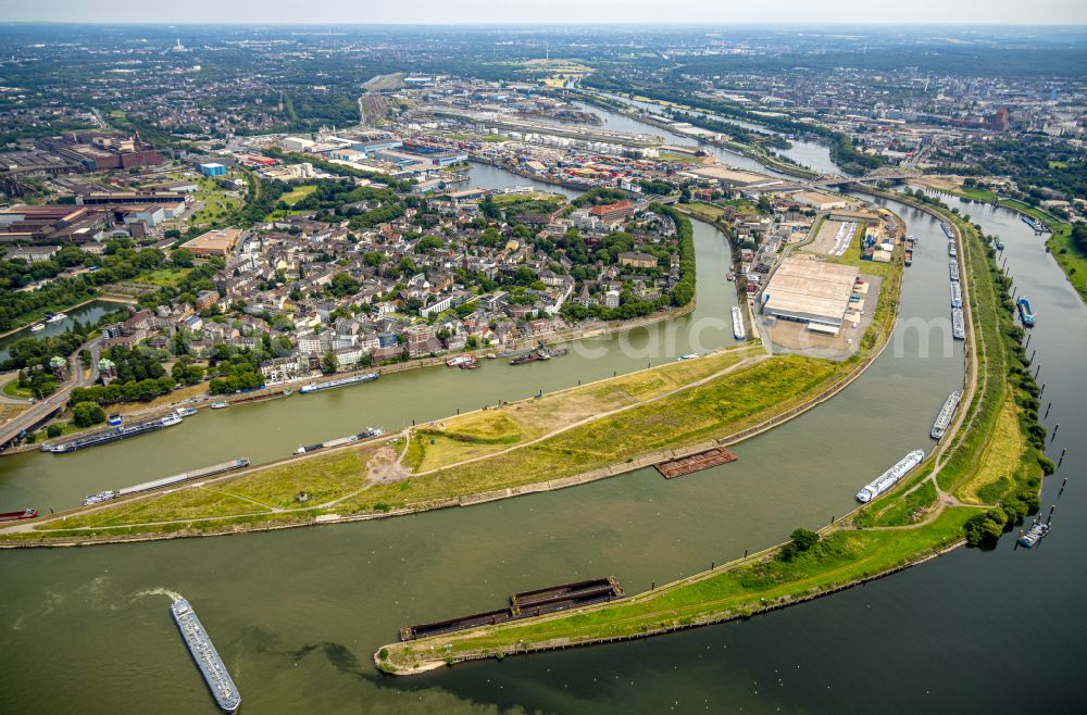 Aerial photograph Duisburg - River Delta and estuary der Ruhr in the Rhein in Duisburg at Ruhrgebiet in the state North Rhine-Westphalia