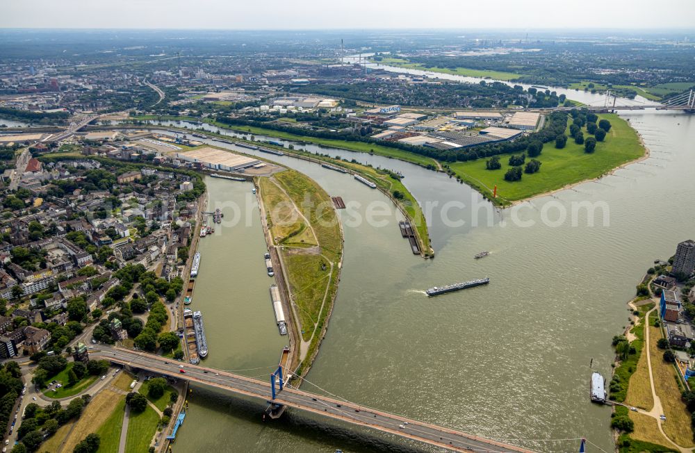 Duisburg from above - River Delta and estuary der Ruhr in the Rhein in Duisburg at Ruhrgebiet in the state North Rhine-Westphalia