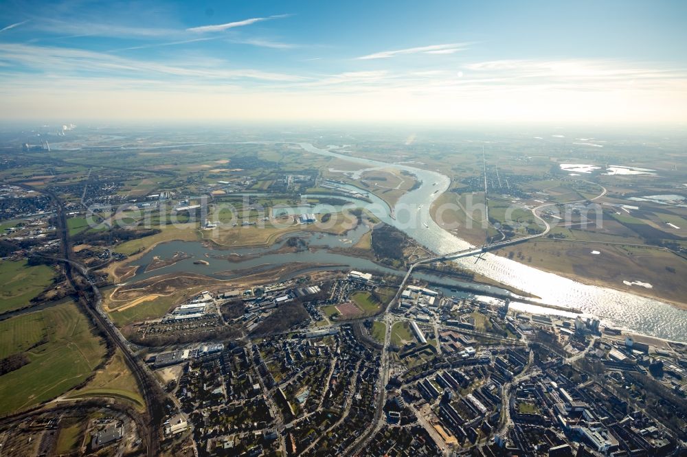 Aerial image Wesel - River Delta and estuary between lippe and rhine in the district Lippedorf in Wesel in the state North Rhine-Westphalia, Germany