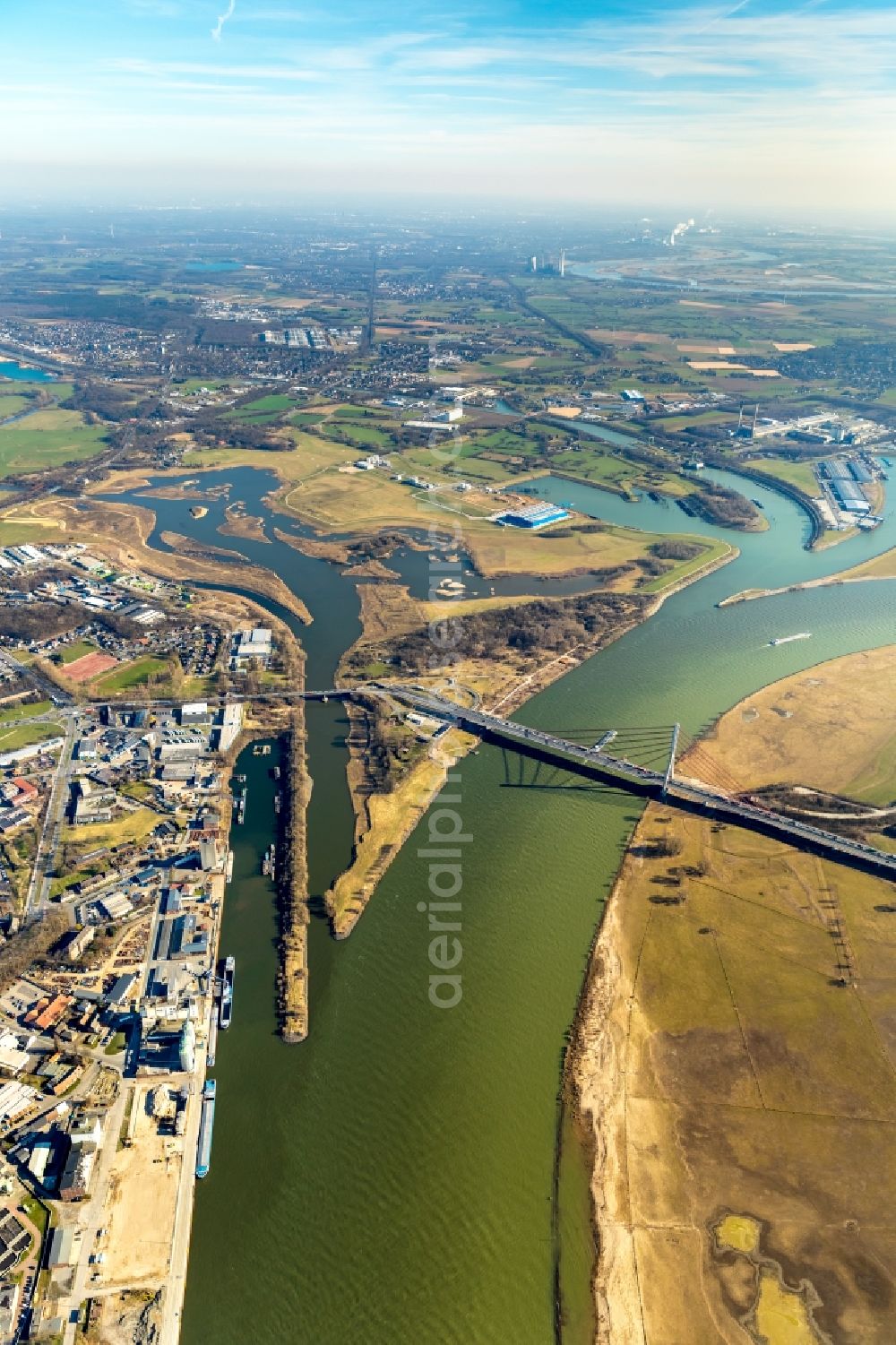 Wesel from the bird's eye view: River Delta and estuary between lippe and rhine in the district Lippedorf in Wesel in the state North Rhine-Westphalia, Germany