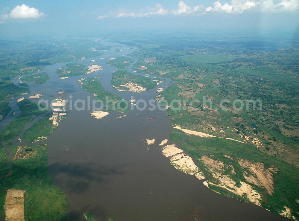 Aerial photograph Chali - Blick auf den Sambesi in Mosambik. Der Sambesi ist der viertlängste Fluss in Afrika. Er entspringt in Sambia und mündet in den Indischen Ozean. View of the Zambezi River in Mozambique. The Zambezi is the fourth longest river in Africa. It rises in Zambia and flows into the Indian Ocean.