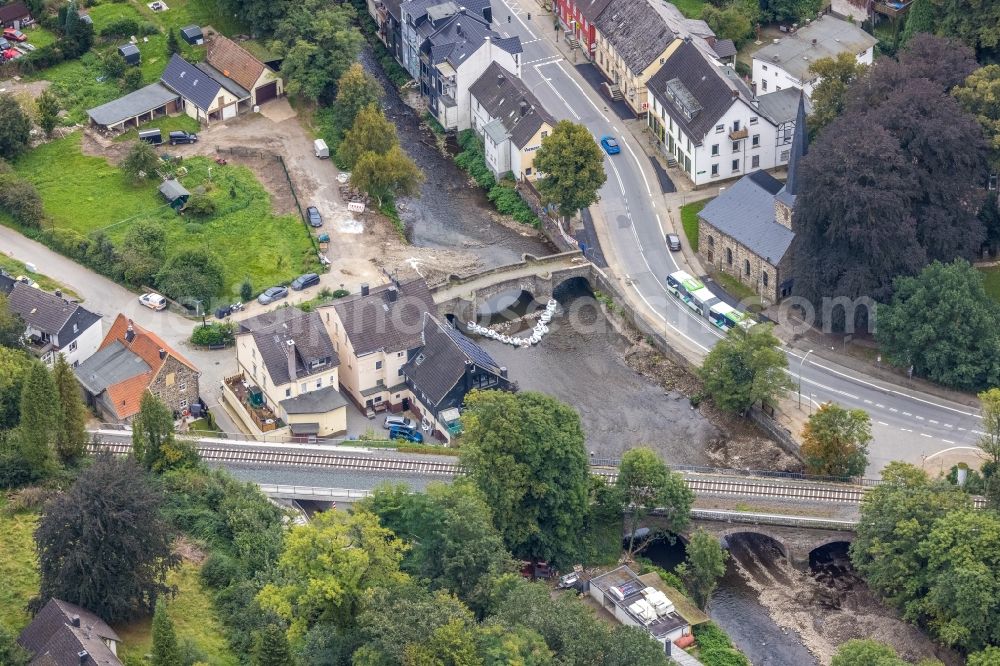 Aerial photograph Hagen - River - bridge construction about the Volme Am Volmewehr in Hagen at Ruhrgebiet in the state North Rhine-Westphalia, Germany