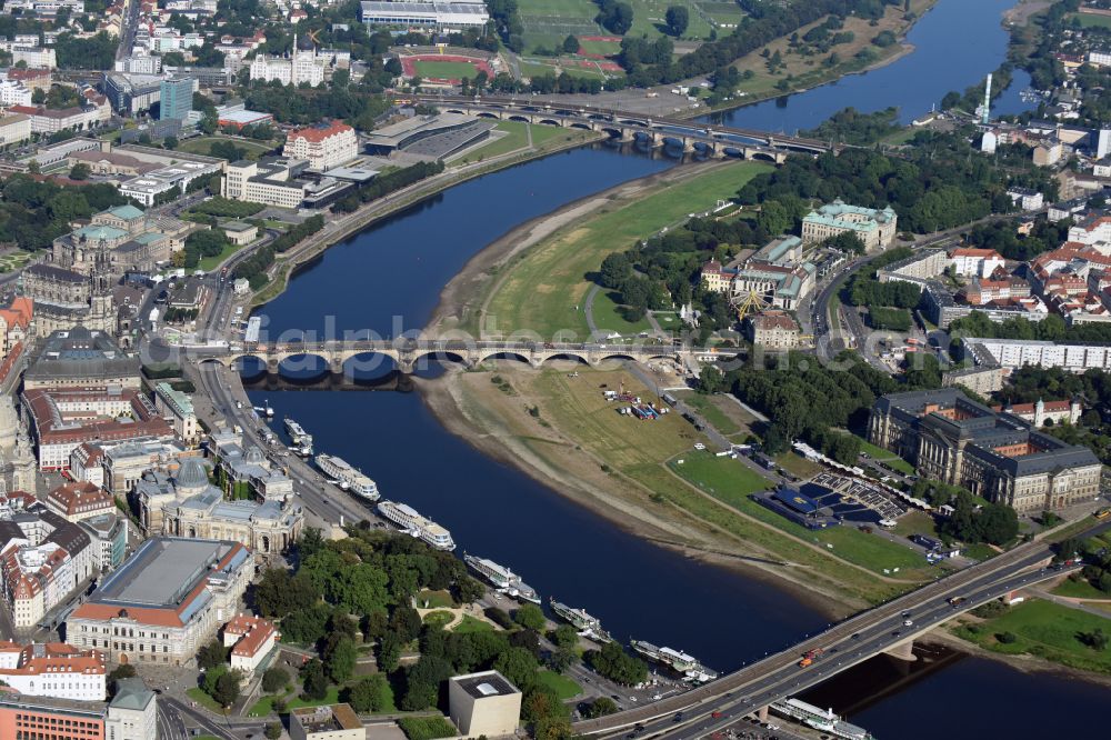 Dresden from the bird's eye view: River - bridge structure for crossing the Elbe Carolabruecke on the street Carolabruecke in Dresden in the federal state of Saxony, Germany