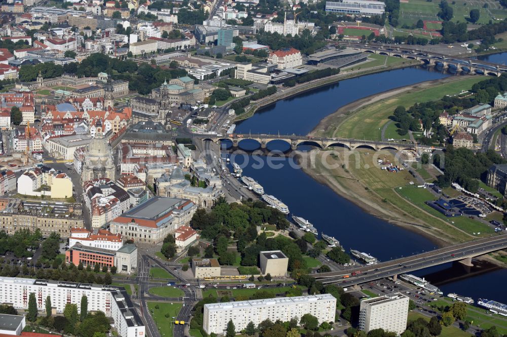 Aerial photograph Dresden - River - bridge structure for crossing the Elbe Carolabruecke on the street Carolabruecke in Dresden in the federal state of Saxony, Germany