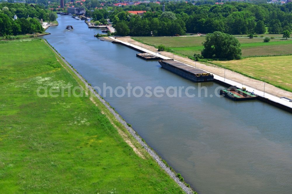 Genthin from the bird's eye view: Course of the river Elbe-Havel-Canel between Genthin and Bergzow in the state Saxony-Anhalt