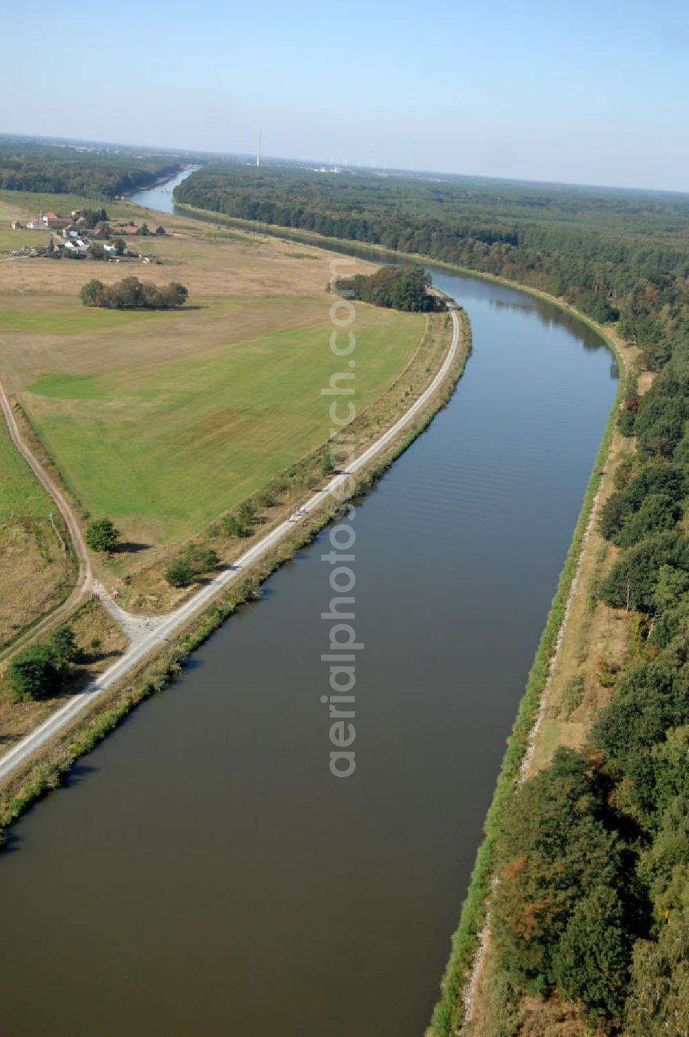 Aerial photograph Kade - Blick auf den Flussverlauf des Elbe-Havel-Kanal zwischen Kade und Genthin.