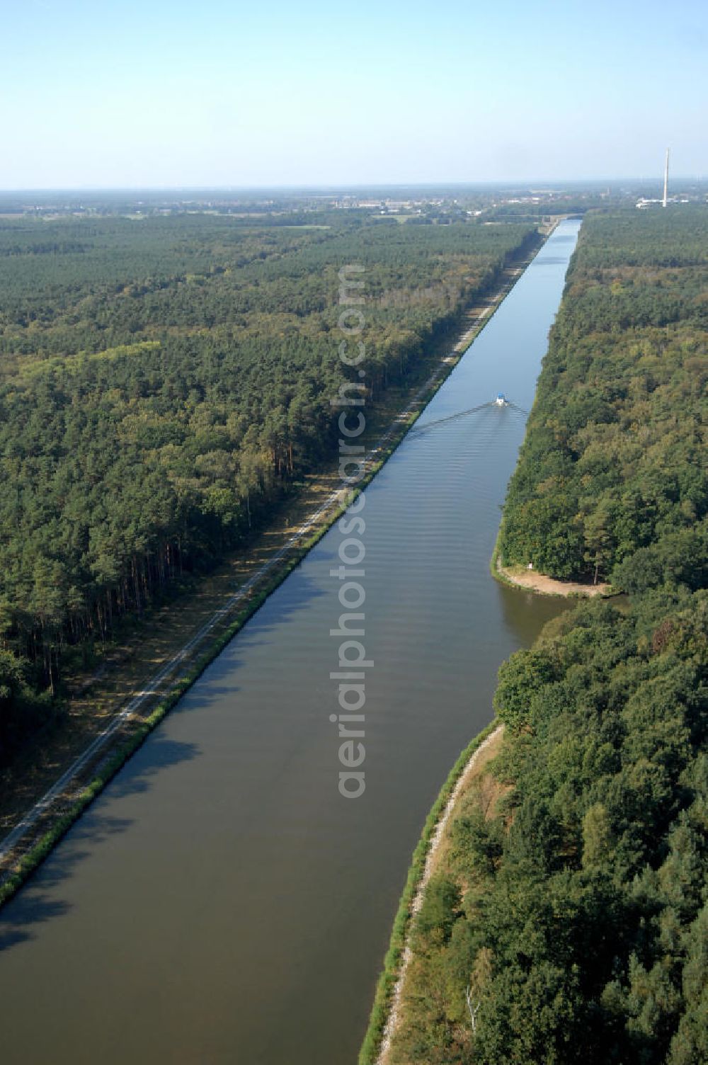 Aerial image Kade - Blick auf den Flussverlauf des Elbe-Havel-Kanal zwischen Kade und Genthin.