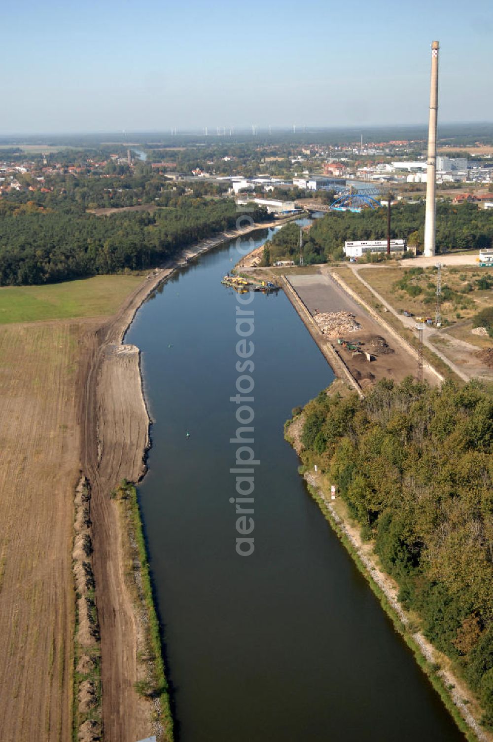 GENTHIN from above - Blick auf den Flussverlauf des Elbe-Havel-Kanal zwischen Kade und Genthin.