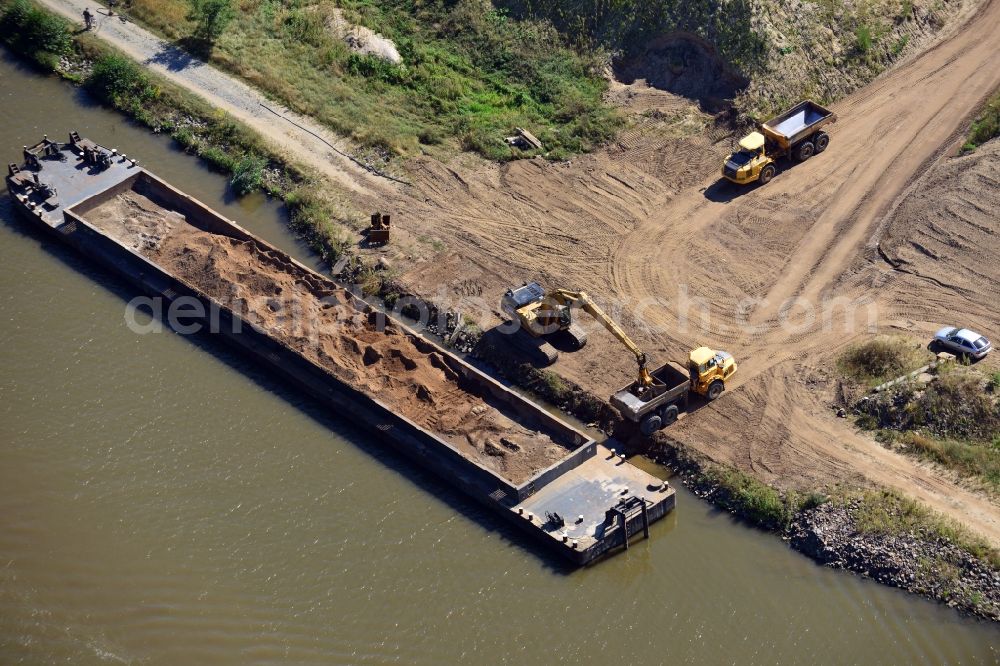 Aerial photograph Kade OT Kader Schleuse - Course of the river Elbe-Havel-Canel between Kade and Genthin in the state Saxony-Anhalt