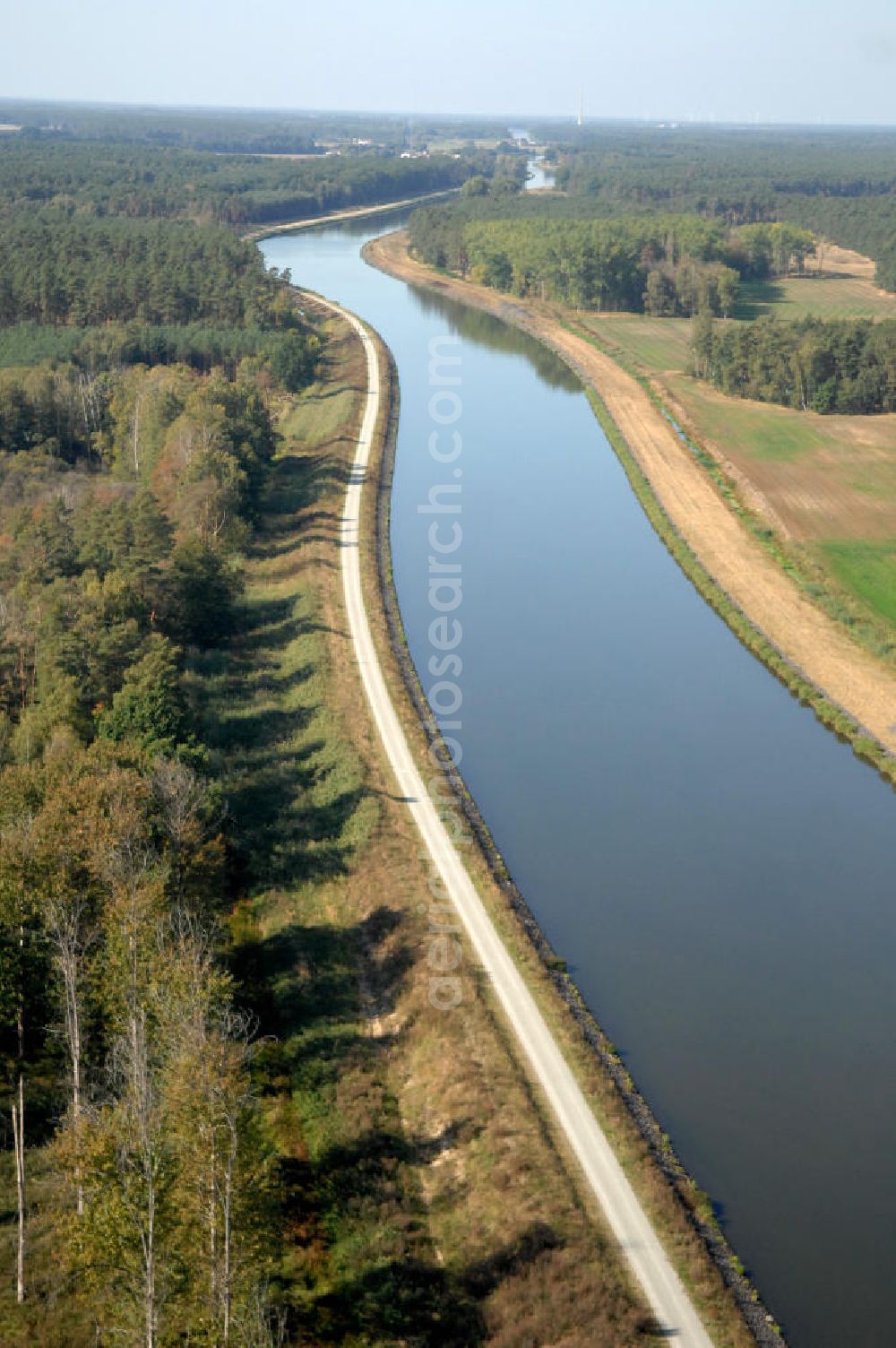 Aerial photograph Wusterwitz - Blick auf den Flussverlauf des Elbe-Havel-Kanal zwischen Wusterwitz und Kade OT Kader Schleuse.