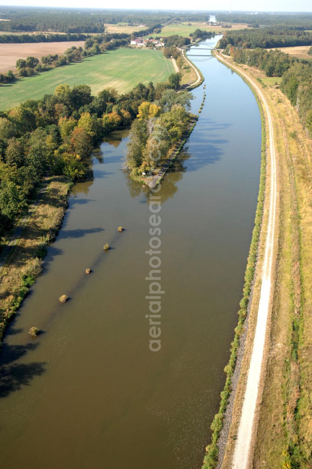 Wusterwitz from above - Blick auf den Flussverlauf des Elbe-Havel-Kanal zwischen Wusterwitz und Kade OT Kader Schleuse.